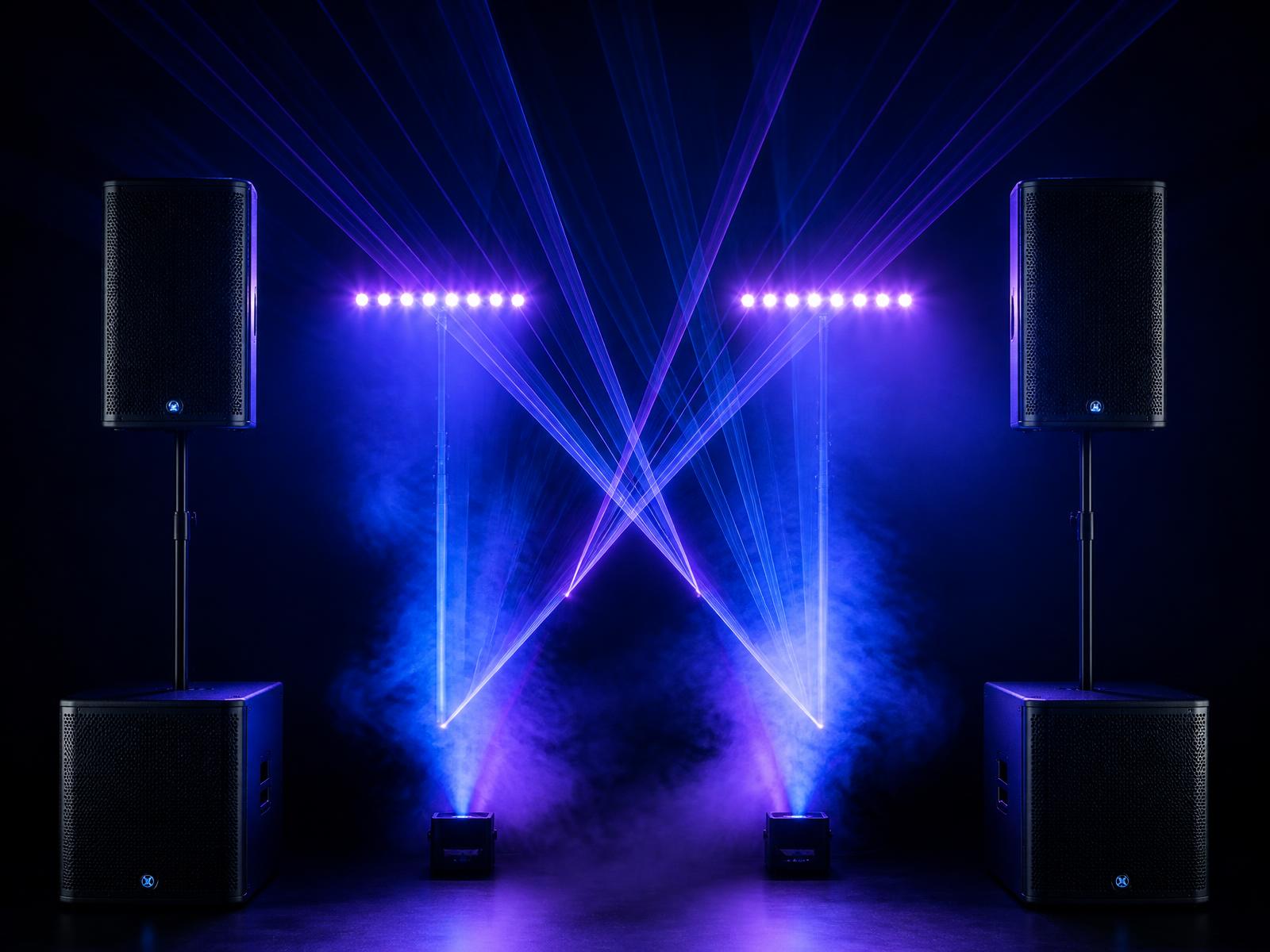 Enceintes, caissons de basse, éclairages LED et lasers installés pour une soirée